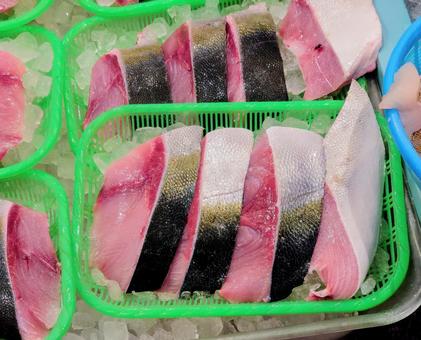 ブリの切り身 魚,魚屋,スーパーの写真素材