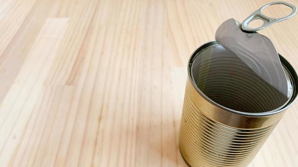 缶詰の空き缶 缶詰の空き缶の写真