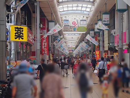 7月のアーケード商店街 アーケード,高槻センター街,商店街の写真素材