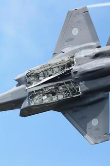 F-35A ウェポンベイアップ F-35A ウェポンベイアップの写真