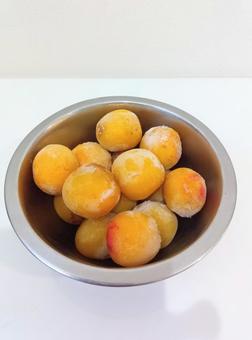 冷凍梅 冷凍梅 梅,完熟梅,冷凍梅の写真素材