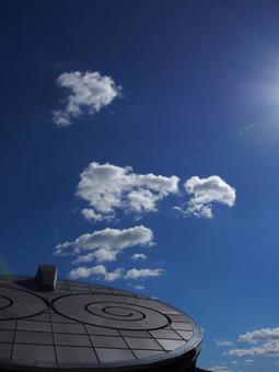 青い空に白い雲 青い空に白い雲の写真
