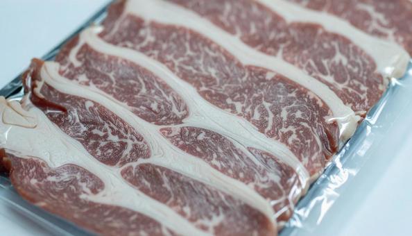 個別包装された国産和牛肉の薄切り 個別包装された国産和牛肉の薄切りの写真