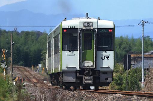 JR東日本 キハ110系(八高線) JR東日本 キハ110系(八高線) 八高線,キハ110系,鉄道の写真素材