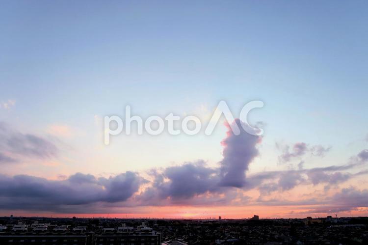 朝焼け　日の出　dawn  朝焼け,夜明け,朝焼け雲の写真素材