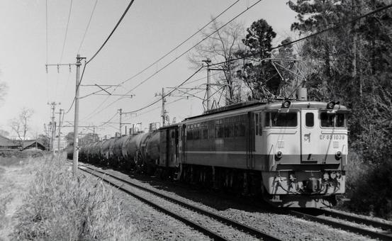 東北本線を走るEF65PF形電気機関車の写真