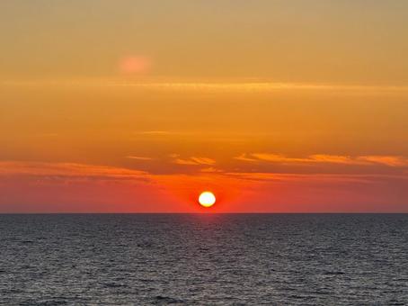 Sunset over the sea, JPG Sunset over the sea, JPG