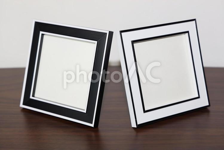 スタンドフレーム_黒と白 フレーム,枠,額の写真素材