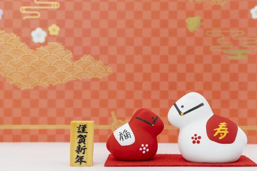 謹賀新年と紅白の午の置物 午,十二支,干支の写真素材