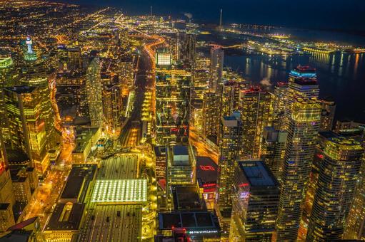トロントの夜の都市風景 都市,夜景,ビル群の写真素材