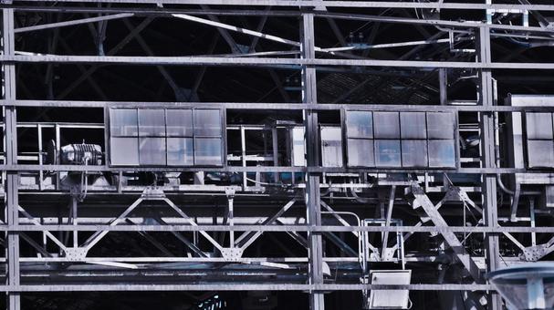 不気味な噂が絶たない解体中の巨大廃工場 不気味な噂が絶たない解体中の巨大廃工場の写真