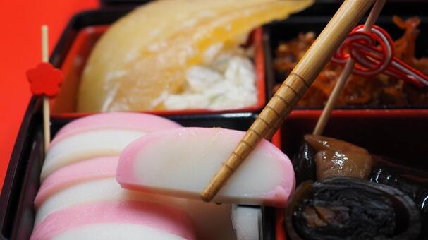 かまぼこ＆おせち料理お重詰め（食べる） おせち料理,かまぼこ,お重詰めの写真素材