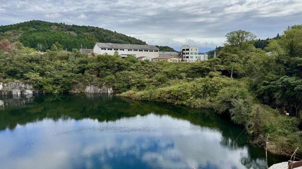 遠目からの景色 遠目からの景色 石切山脈,採石場,湖の写真素材