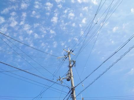 青空と電柱の写真