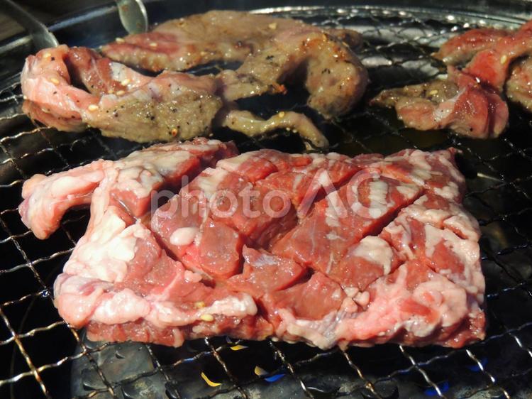 焼肉　イメージ 焼肉,網,牛肉の写真素材