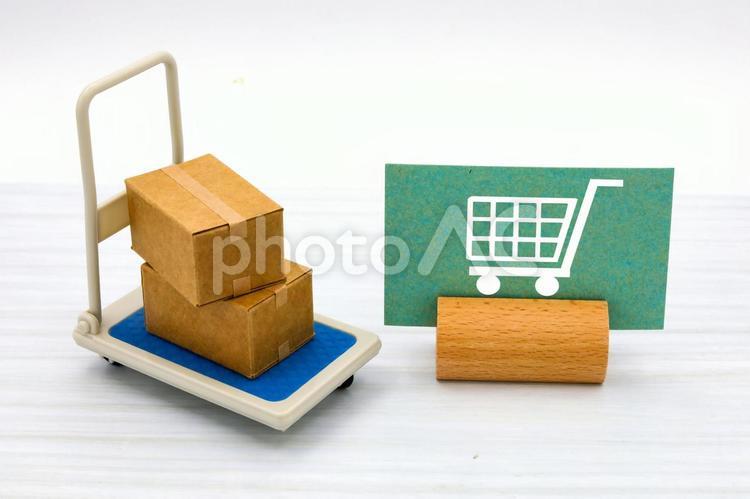 ネットショッピングと配送のイメージ ec,ダンボール,通販の写真素材