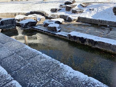 雪 道 石 冬 雪 道 石 冬の写真