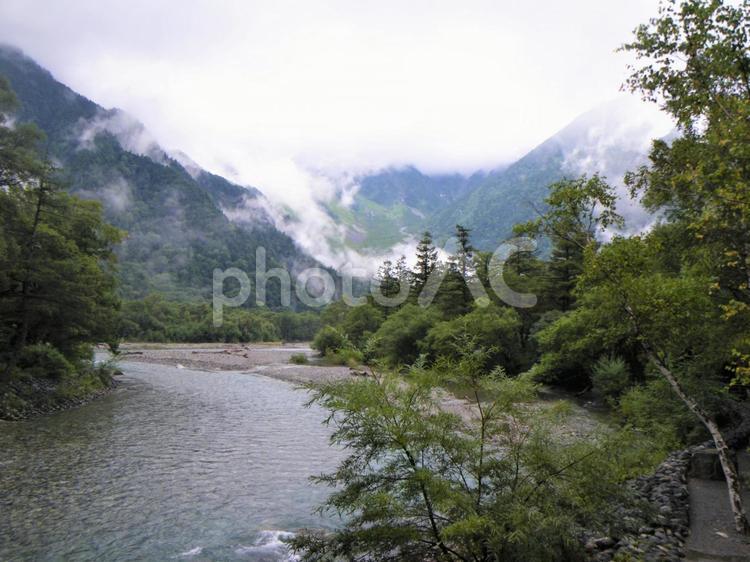 雨の日の上高地 上高地,長野県,景勝地の写真素材