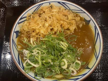 カレーうどん 揚げ玉 ねぎ カレーうどん 揚げ玉 ねぎの写真