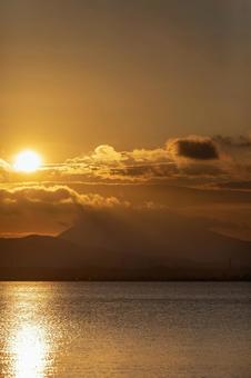 湖畔の夕暮れ 湖畔の夕暮れの写真
