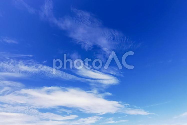 青空と雲の風景 空,青空,雲の写真素材