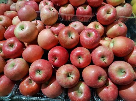 八百屋さんのりんご リンゴ,フルーツ,アップルの写真素材