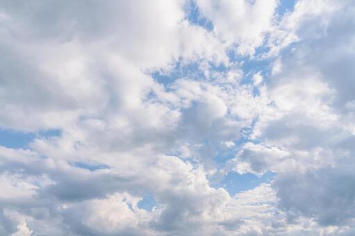 密集している雲 青空,空,スカイブルーの写真素材