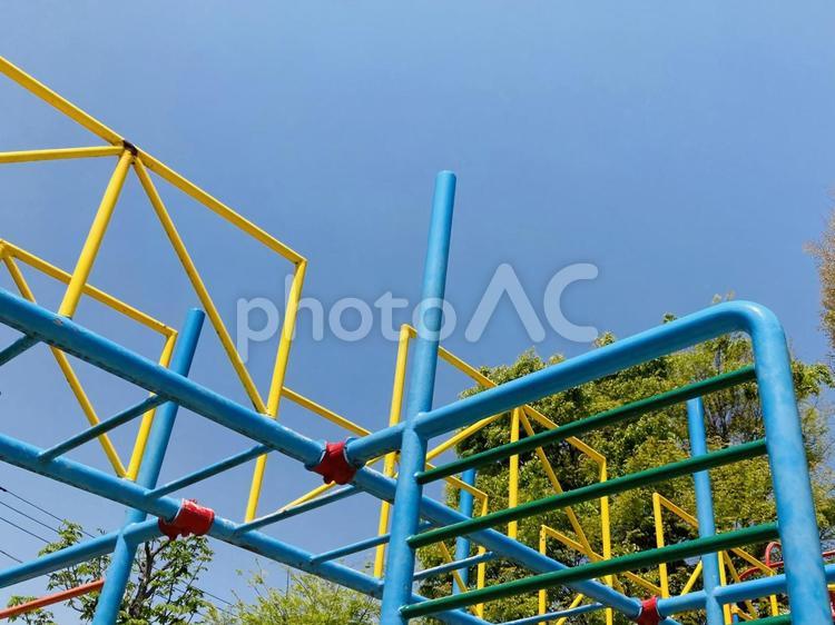 カラフルなジャングルジムと風景 カラフル,ジャングルジム,風景の写真素材
