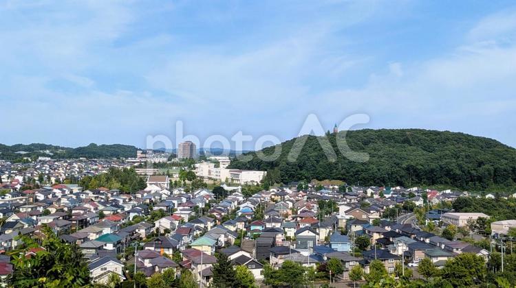 仙台市郊外の住宅地 山,住宅地,空の写真素材