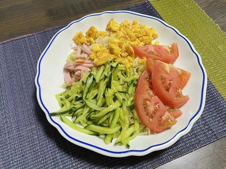 冷やし中華 冷やし中華 冷やし中華,麵,食べ物の写真素材