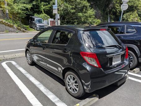 黒いコンパクトカー(リア) 黒いコンパクトカー(リア) 車,コンパクトカー,自動車の写真素材