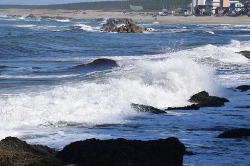日本海の荒波 山形県庄内海岸 日本海の荒波,荒波,白波の写真素材