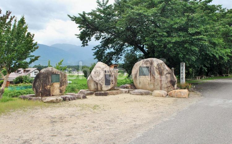 早春賦　歌碑　安曇野市 早春賦,歌碑,春の写真素材