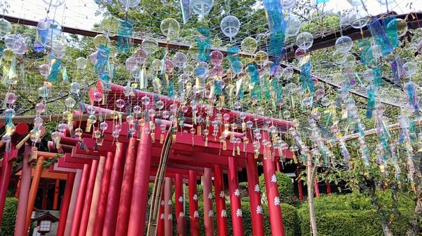 Wind chimes and torii gates, JPG