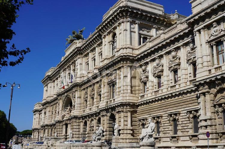 ローマ、正義の宮殿と呼ばれるイタリア最高裁判所（パラッツォ ディ ジュスティツィア） 正義の宮殿,パラッツォディジュスティツィア,パラッツオ・ディ・ジュスティツの写真素材