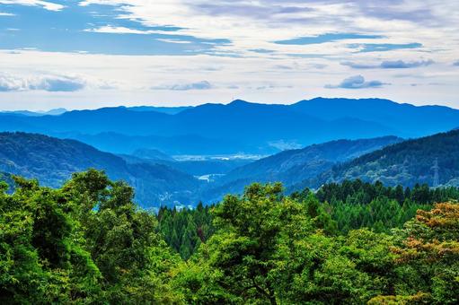 山々に囲まれた福井県勝山市街地の風景 山々に囲まれた福井県勝山市街地の風景 福井県,勝山市,風景の写真素材
