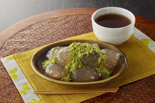 わらび餅【抹茶】とほうじ茶 わらび餅,ほうじ茶,和菓子の写真素材