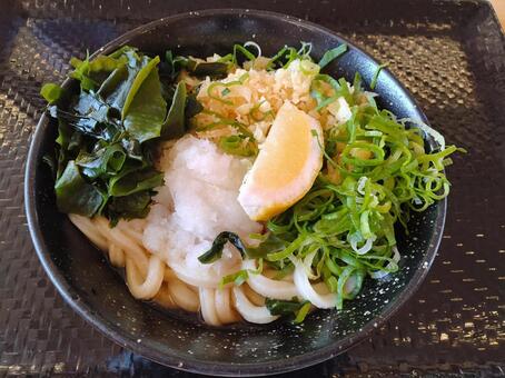 ぶっかけうどん 讃岐うどん,ぶっかけうどん,うどんの写真素材