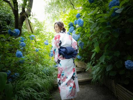 32: Hydrangea and a woman in a yukata, JPG 32: Hydrangea and a woman in a yukata, JPG