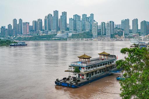 重慶の街並みと長江の眺め  重慶,長江,都市の写真素材