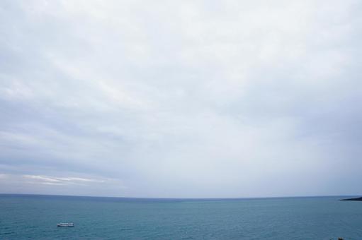 広がる空と海 広がる空と海の写真