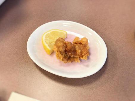 鶏の唐揚げ 鶏の唐揚げの写真