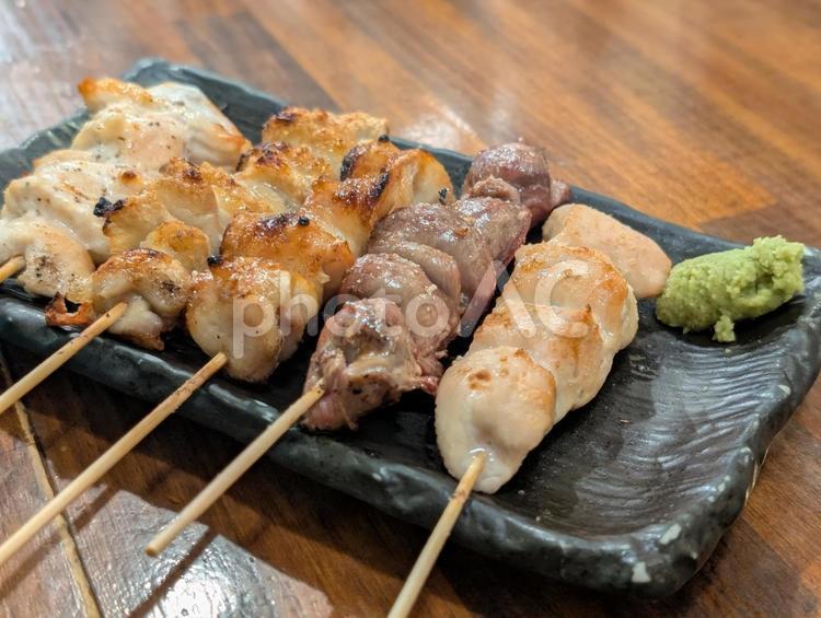 焼鳥盛り合わせ 焼き鳥,焼鳥,串焼きの写真素材