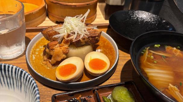 美味しい日替わり定食 美味しい日替わり定食 定食,煮豚,卵の写真素材