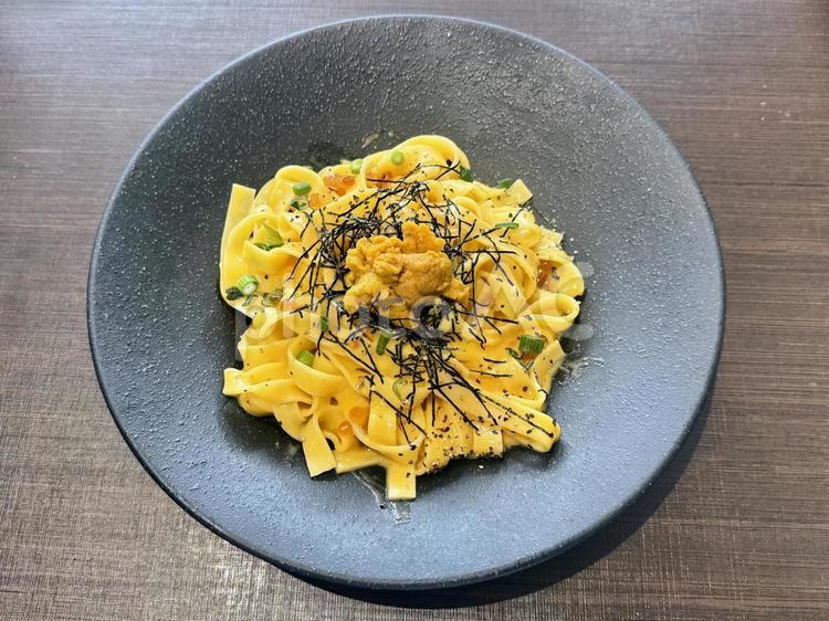 いくらとウニのクリームパスタ パスタ,いくら,ウニの写真素材