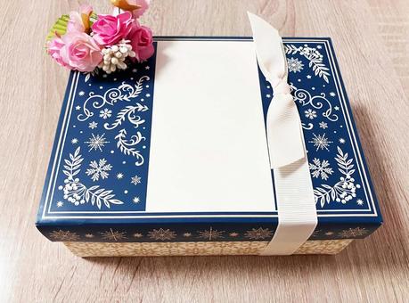 【プレゼント用】冬のギフトボックス　 ギフトボックス,プレゼント,贈答用の写真素材