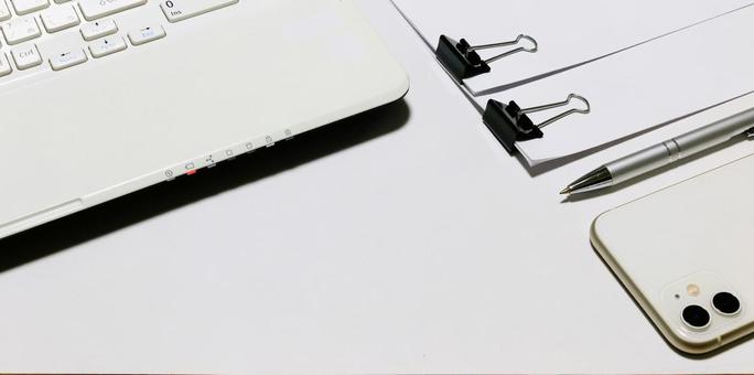 ビジネスイメージ 書類作成 モノトーン ビジネスイメージ 書類作成 モノトーン ビジネスイメージ,モノトーン,モノクロームの写真素材