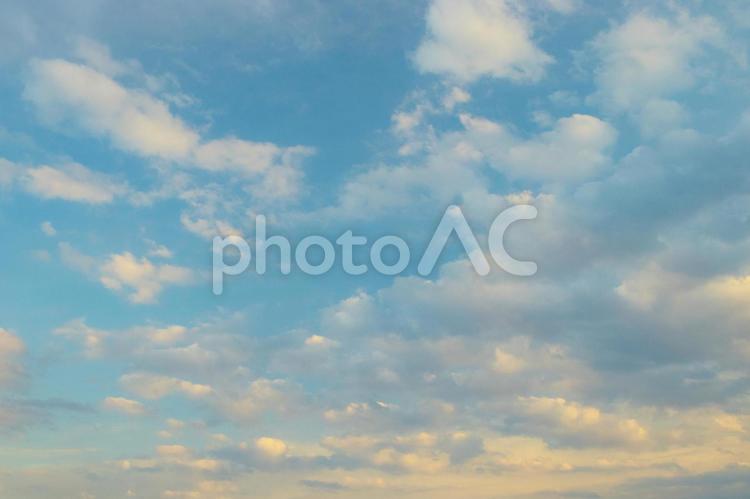 夕暮れの空 空,夕暮れ,雲の写真素材