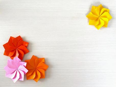 折り紙フレーム(立体的なダリアの花)14 折り紙フレーム(立体的なダリアの花)14の写真