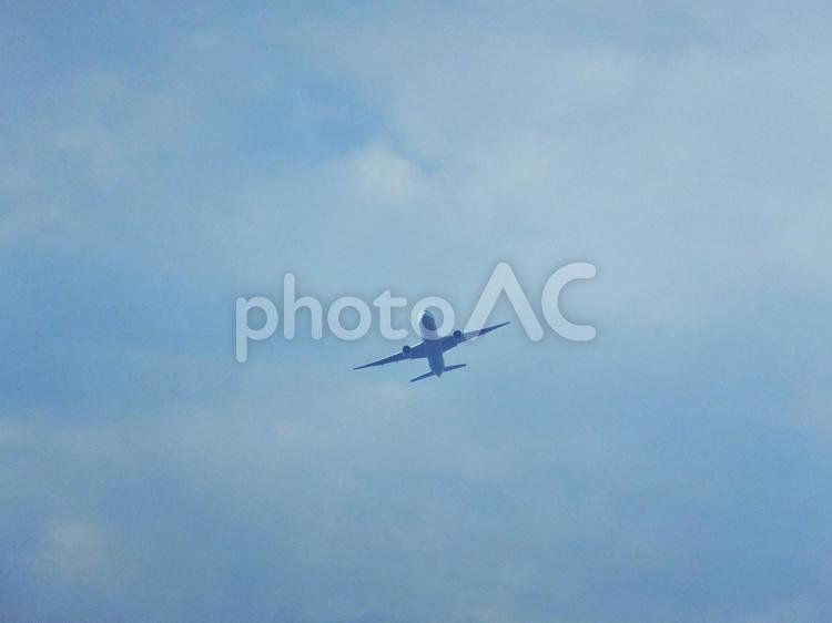 上空を飛ぶジェット旅客機１ 日本,東京,お台場の写真素材